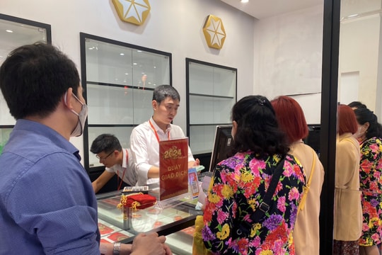 Giá vàng chiều nay 17/10/2025: Bảng giá vàng SJC PNJ ACB, vàng nhẫn BTMC, vàng thế giới