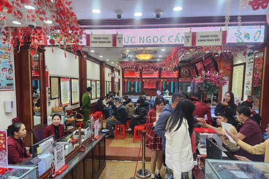 Giá vàng chiều nay 19/10/2025: Bảng giá vàng SJC PNJ ACB, vàng nhẫn BTMC, vàng thế giới