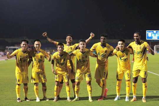 UBND tỉnh Nghệ An cam kết để Sông Lam Nghệ An đủ điều kiện tham dự V.League 2026/2027