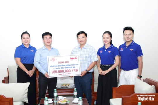 Chi đoàn Báo và phát thanh, truyền hình Nghệ An kết nối trao hỗ trợ 100 triệu đồng cho người dân xã Nhôn Mai
