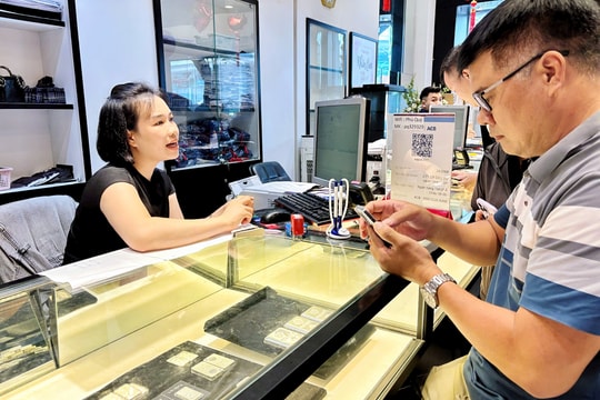 Trưa 20/10, giá vàng miếng SJC tăng mạnh tới 1,5 triệu đồng