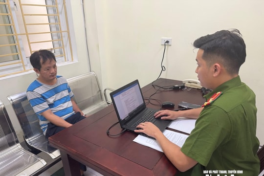 Tạm giữ tài xế phóng xe, ủi cảnh sát giao thông trên nắp capo