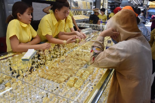 Giá vàng hôm nay 22/10/2025: Bảng giá vàng ACB SJC PNJ, vàng nhẫn BTMC, vàng thế giới