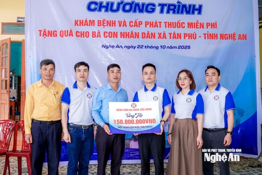 Bệnh viện Đa khoa Cửa Đông hỗ trợ 180 triệu đồng, khám bệnh miễn phí và tặng quà cho người dân xã Tân Phú