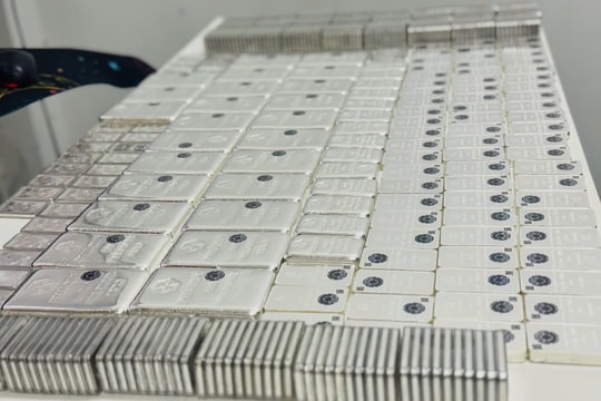 Giá bạc hôm nay 23/10/2025: Giá bạc giảm mạnh sau giai đoạn tăng nóng