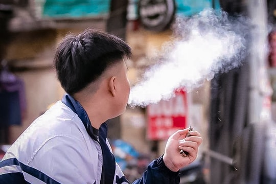 Thuốc lá điện tử đang ‘đầu độc’ tâm thần giới trẻ