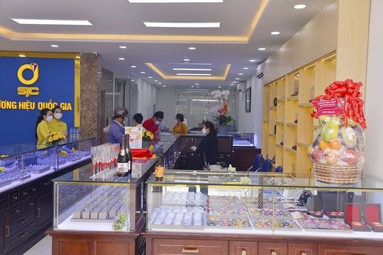 Giá vàng tối nay 23/10/2025: Bảng giá vàng SJC PNJ ACB, vàng nhẫn BTMC, vàng thế giới