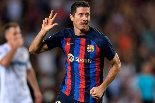 Lewandowski được Al Nassr, Atletico, Milan săn đón