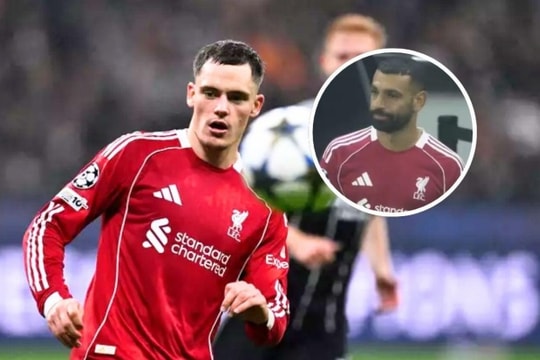 Liverpool 5-1 Frankfurt: Salah dự bị, Ekitike tỏa sáng