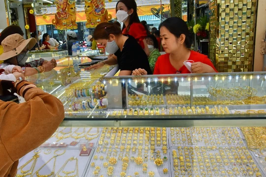 Sáng hôm nay 24/10, giá vàng miếng tăng nhẹ, vàng nhẫn giảm