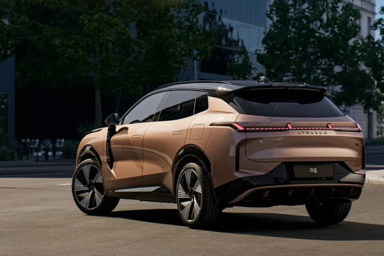 Golf, Lynk & Co 08 EM-P và Jaecoo J7 AWD Individual