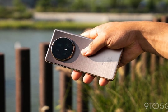 Honor Magic V5: bản lề mới, pin silicon-carbon, UI nặng