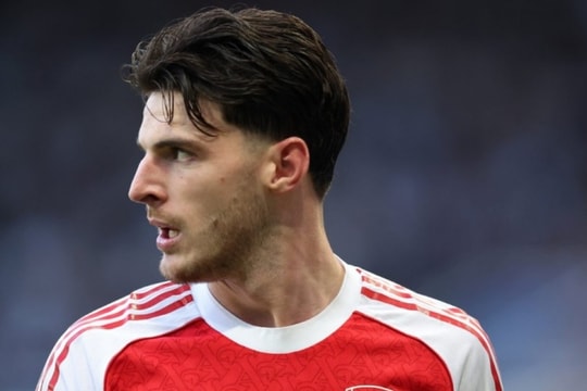 Merson: Rice là số 8 hay nhất, vượt trội Enzo Fernandez