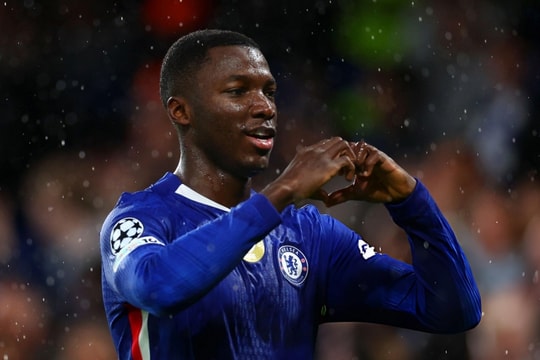 Chuyển nhượng 25/10: Real nhắm Caicedo, Xavi lỡ Bayern