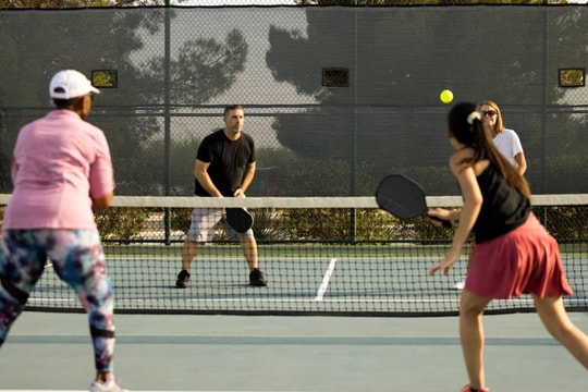 Luật Replay Pickleball: công bằng và đòn chiến thuật