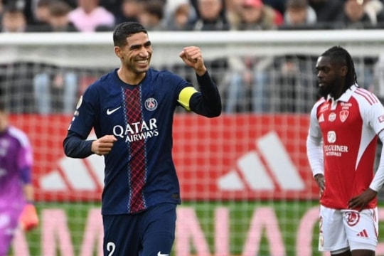 Hakimi tỏa sáng với cú đúp, PSG thắng Brest 3-0