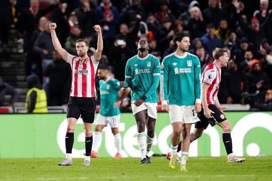 Brentford 3-2 Liverpool, The Reds thua 4 trận liên tiếp