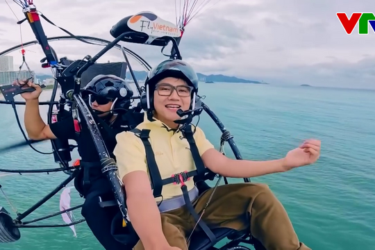 Olympia 2025: Màn dù lượn dẫn chương trình gây sốt ở Khánh Hòa