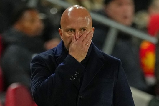 Brentford 3-2 Liverpool: Slot gọi đây là chuỗi thua tệ nhất