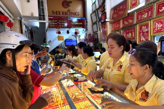 Giá vàng hôm nay 28/10/2025: Bảng giá vàng ACB SJC PNJ, vàng nhẫn BTMC, vàng thế giới