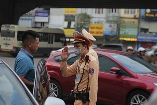 Chủ xe bị phạt tới 12 triệu đồng khi giao ô tô cho người không có bằng lái?