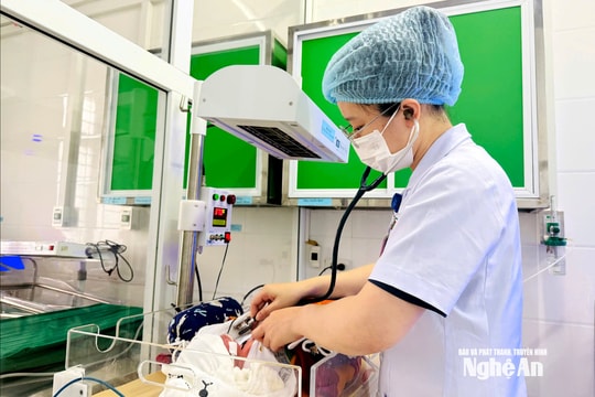 Bệnh viện Đa khoa Thành phố Vinh thông báo tìm người thân của bé sơ sinh bị bỏ rơi