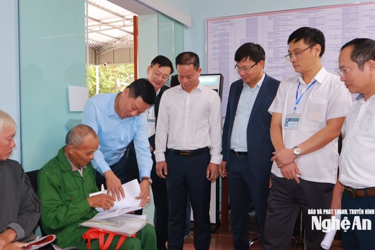 Phó Chủ tịch UBND tỉnh Nghệ An Hoàng Phú Hiền kiểm tra vận hành chính quyền địa phương 2 cấp tại các xã, phường