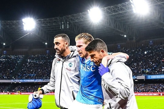 Napoli xác nhận De Bruyne chấn thương cơ đùi, nghỉ dài hạn