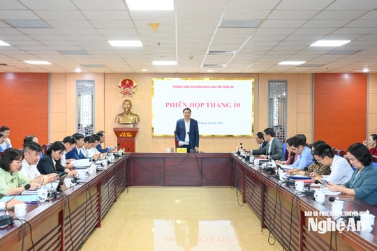 Thường trực HĐND tỉnh họp phiên thường kỳ tháng 10