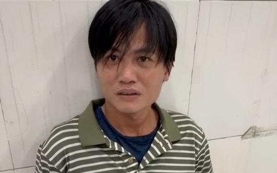 Dùng súng giả vào chợ cướp 100 triệu đồng