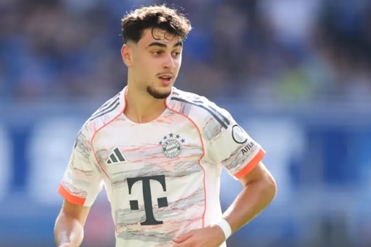 Romano phủ nhận, Man Utd hết cửa với Aleksandar Pavlovic