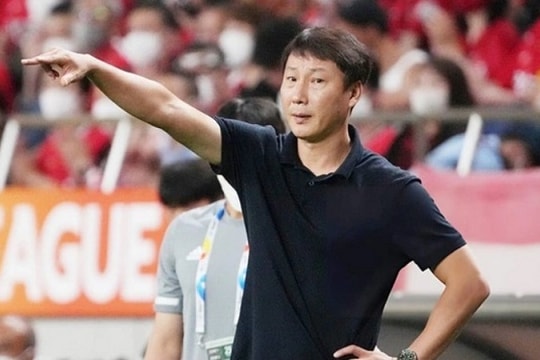 Đinh Hồng Vinh tạm dẫn dắt tuyển Việt Nam tháng 11