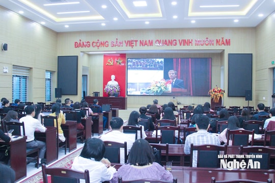 Nâng cao kiến thức, kỹ năng cho đội ngũ giảng viên, giáo viên giảng dạy các môn lý luận chính trị