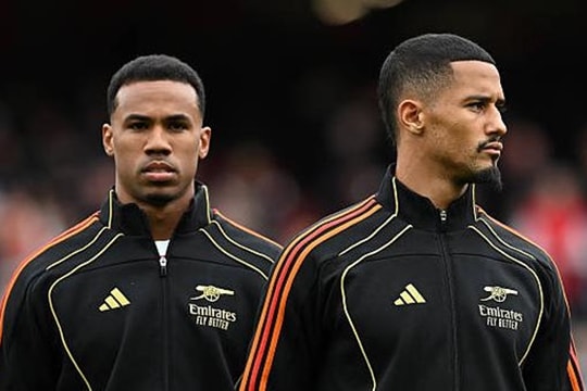 Saliba - Gabriel: nền tảng giúp Arsenal vươn tầm mùa này