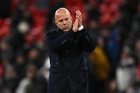 Liverpool gục 0-3 trước Palace: canh bạc của Slot