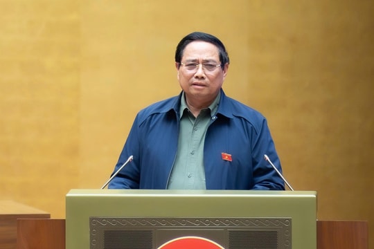 Thủ tướng: Sẽ xem xét tăng lương sớm hơn