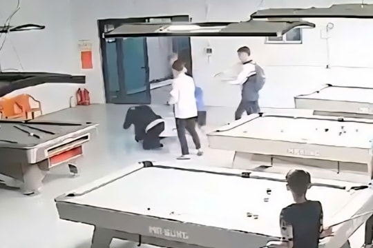 Nhà trường đề nghị xử lý nghiêm nam sinh lớp 10 đánh bạn học nhập viện