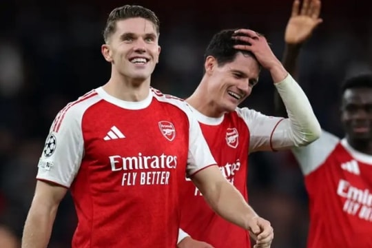 Liverpool và Chelsea chao đảo, thời cơ lớn cho Arsenal