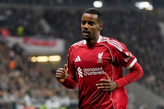 Alexander Isak sa sút tại Liverpool: 3 đá chính, 0 bàn