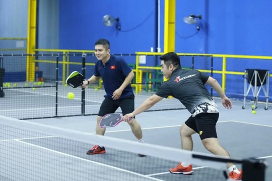 Garmex Sài Gòn trụ lại nhờ cho thuê sân Pickleball