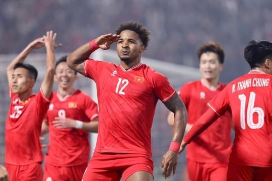 ĐT Việt Nam và bài toán nhập tịch: đừng nhìn vào Xuân Son