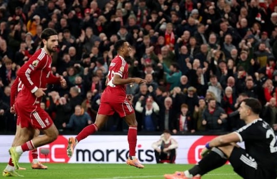 Liverpool 2-0 Aston Villa: Salah, Gravenberch đưa lên top 3