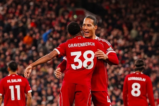 Liverpool 2-0 Aston Villa: Gravenberch trở lại rực rỡ