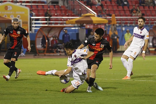 U22 Việt Nam thở phào: Trần Thành Trung chấn thương nhẹ