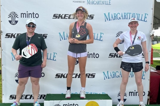 Jaquelyn Bradshaw: pickleball giúp cô thắng ung thư