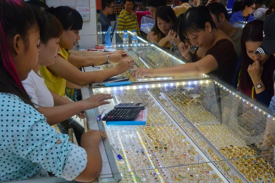 Giá vàng chiều nay 3/11: Bảng giá vàng SJC DOJI PNJ ACB, vàng nhẫn, vàng thế giới