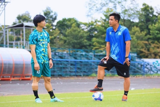 HLV Việt Thắng báo tin: Công Phượng chưa thể trở lại