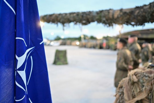 NATO tăng cường hoạt động quân sự gần biên giới Nga