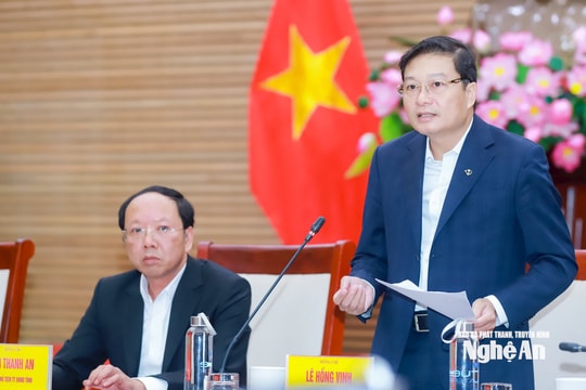 UBND tỉnh Nghệ An họp thường kỳ: Tăng tốc trong nước rút cuối năm, quyết liệt hoàn thành mục tiêu năm 2025