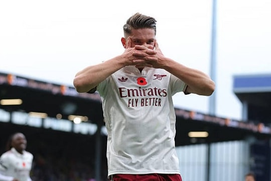 Arsenal khủng hoảng trung phong khi Gyokeres chấn thương